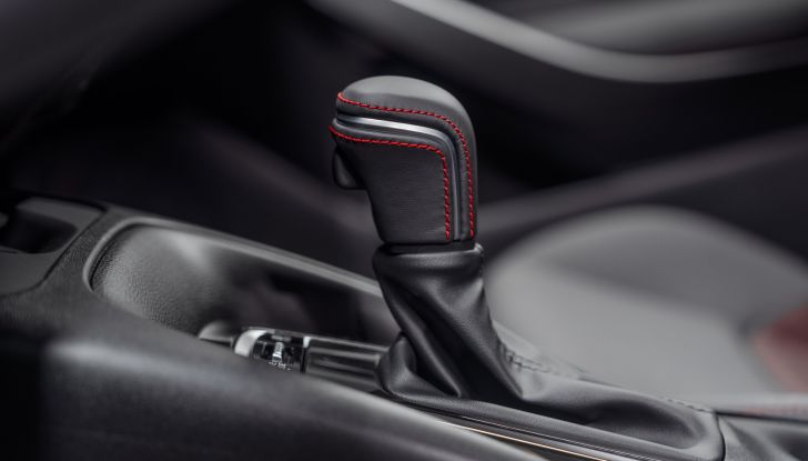 Toyota Corolla Hybrid: la gamma si amplia con la SE Infrared Edition - Foto 13 di 15