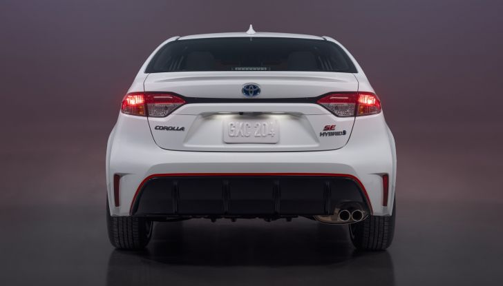 Toyota Corolla Hybrid: la gamma si amplia con la SE Infrared Edition - Foto 3 di 15