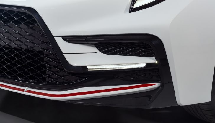 Toyota Corolla Hybrid: la gamma si amplia con la SE Infrared Edition - Foto 6 di 15