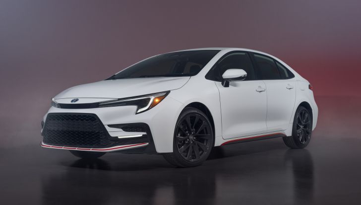 Toyota Corolla Hybrid: la gamma si amplia con la SE Infrared Edition - Foto 1 di 15