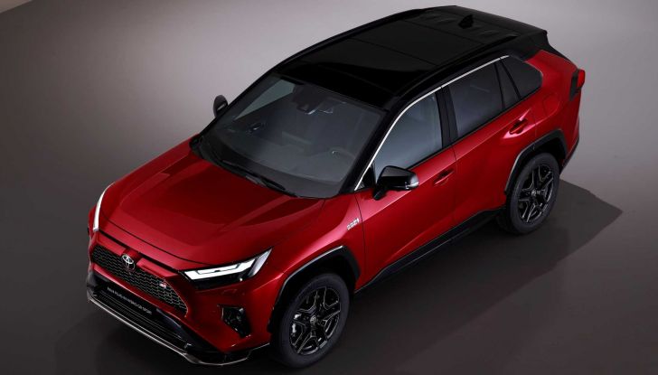 Toyota RAV4 GR Sport: pronta al debutto in Italia con prezzi da 50.300 Euro - Foto 7 di 11