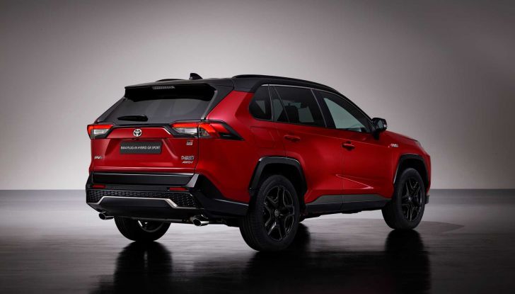 Toyota RAV4 GR Sport: pronta al debutto in Italia con prezzi da 50.300 Euro - Foto 8 di 11