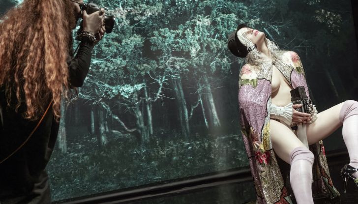 Calendario Pirelli 2023: 28 scatti e 14 modelle - Foto 16 di 39