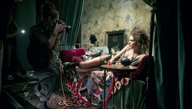 Calendario Pirelli 2023: 28 scatti e 14 modelle - Foto 24 di 39