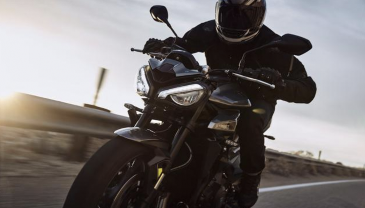 Nuove Triumph Street Triple 765: l’esperienza in pista portata su strada - Foto 4 di 16