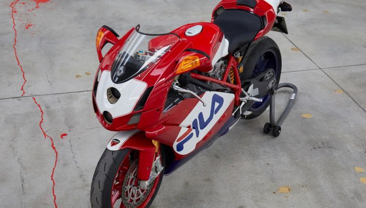 Meglio una Ducati SBK o una McLaren F1 come regalo di Natale? - Foto 13 di 51