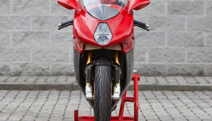 Meglio una Ducati SBK o una McLaren F1 come regalo di Natale? - Foto 21 di 51