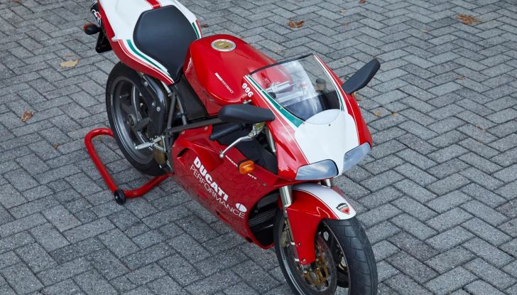 Meglio una Ducati SBK o una McLaren F1 come regalo di Natale? - Foto 3 di 51