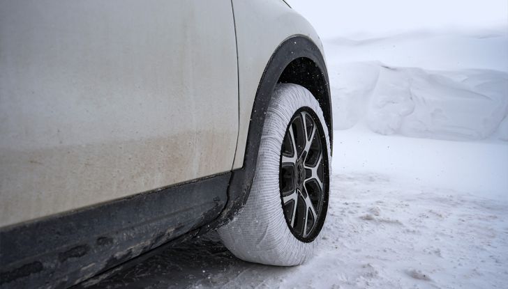 Calze da neve: possono essere utilizzate al posto delle catene? - Foto 2 di 6
