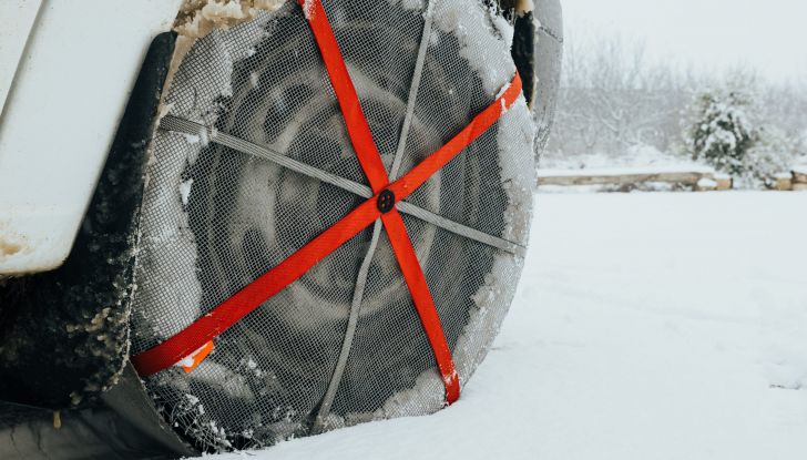 Calze da neve: possono essere utilizzate al posto delle catene? - Foto 3 di 6
