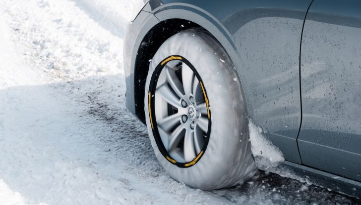 Calze da neve: possono essere utilizzate al posto delle catene? - Foto 1 di 6