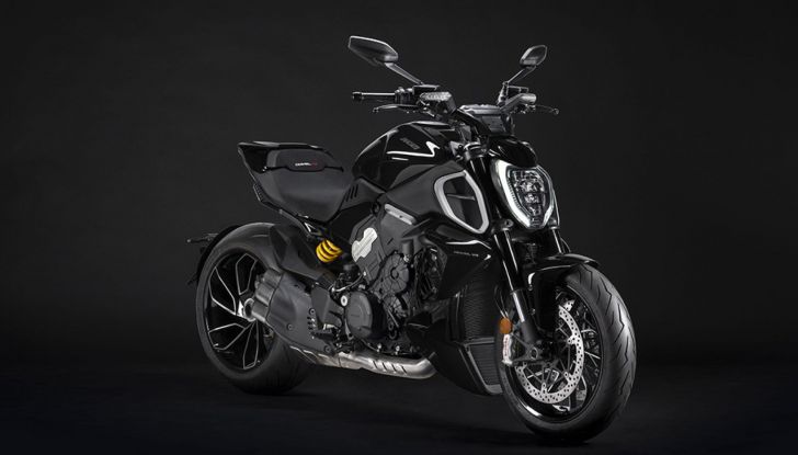 Ducati Diavel 2023: dal bicilindrico si passa al V4 da 168 cavalli - Foto 10 di 16