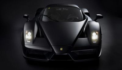 L’unica Ferrari Enzo nera mai prodotta è ora disponibile all’asta!