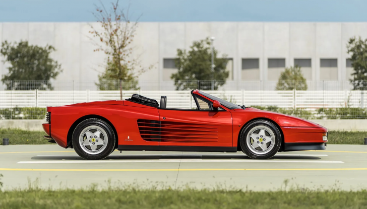 Ferrari Testarossa: all’asta l’esclusivo modello Spider di Pininfarina - Foto 4 di 12