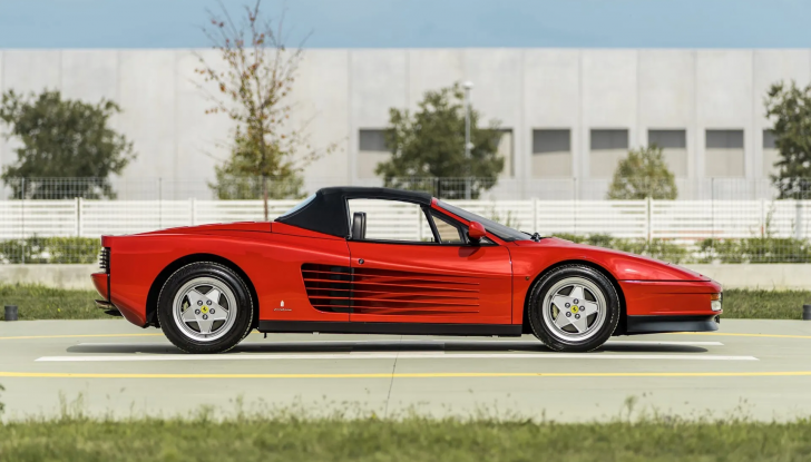 Ferrari Testarossa: all’asta l’esclusivo modello Spider di Pininfarina - Foto 5 di 12