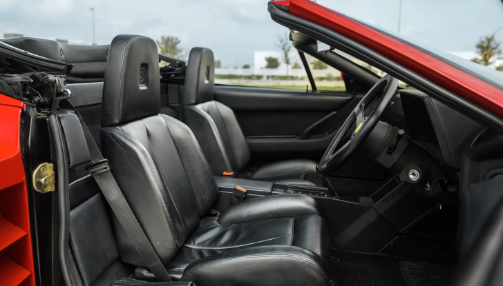 Ferrari Testarossa: all’asta l’esclusivo modello Spider di Pininfarina - Foto 9 di 12