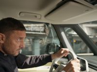 Volkswagen ID.Buzz vola ai Mondiali di calcio in Qatar con Francesco Totti