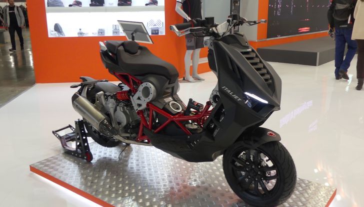 Eicma 2022: Italjet presenta il Dragster 500GP, lo scooter ispirato alle SBK - Foto 2 di 18