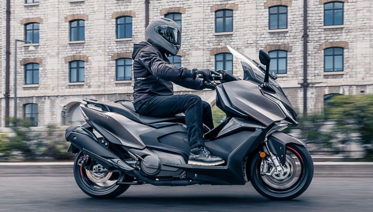 Kymco AK 550 Premium, ideale per i lunghi viaggi - Foto 3 di 11