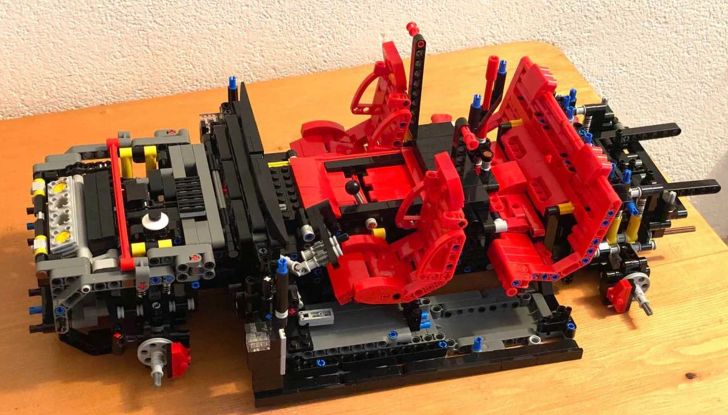 Lancia Delta Futurista: il modellino da 1.000 Euro si costruisce con i LEGO - Foto 8 di 12