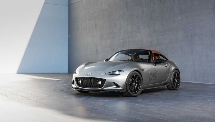 Mazda MX-5 2023: da sportiva di razza a speedster, il mito continua - Foto 7 di 8