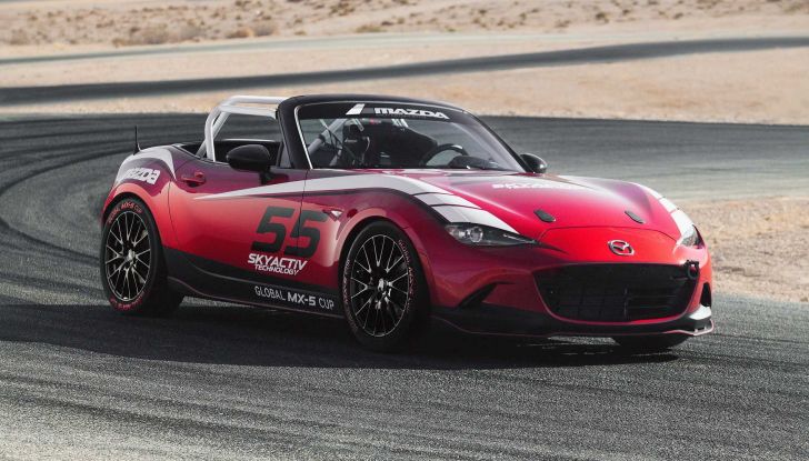 Mazda MX-5 2023: da sportiva di razza a speedster, il mito continua - Foto 1 di 8