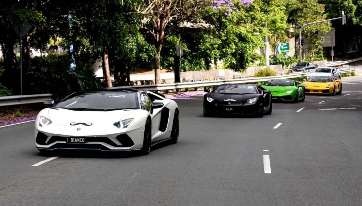 Movember: la salute maschile sfreccia al volante… di una Lamborghini! - Foto 2 di 11