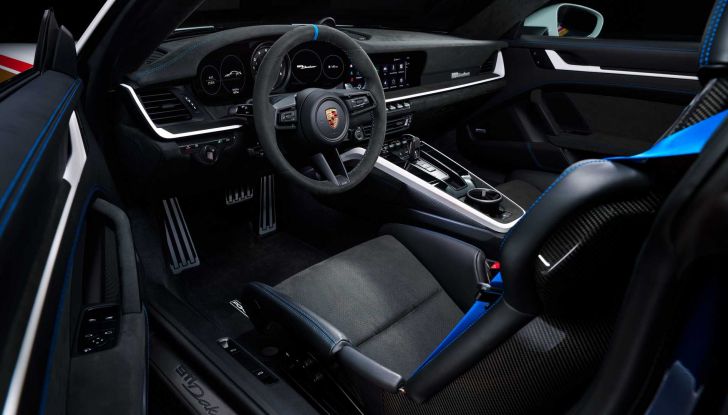 Porsche 911 Dakar: la versione da off-road pronta per le corse nel deserto - Foto 17 di 17