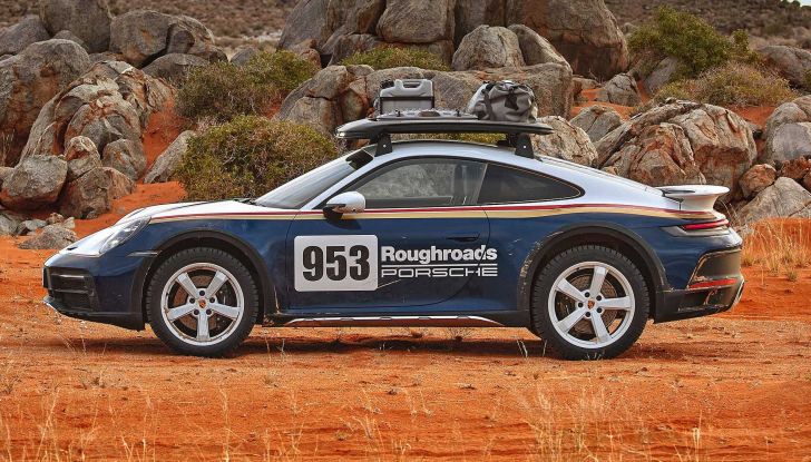 Porsche 911 Dakar: la versione da off-road pronta per le corse nel deserto - Foto 6 di 17