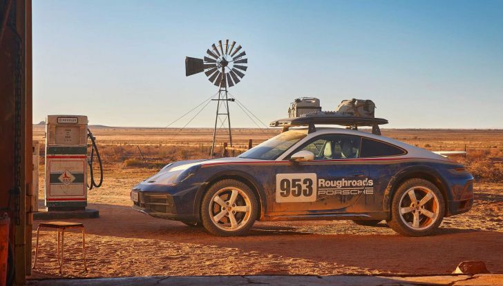 Porsche 911 Dakar: la versione da off-road pronta per le corse nel deserto - Foto 7 di 17