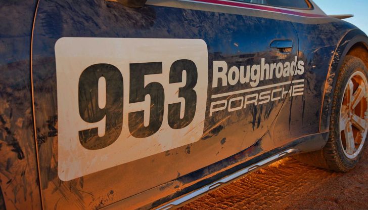 Porsche 911 Dakar: la versione da off-road pronta per le corse nel deserto - Foto 8 di 17