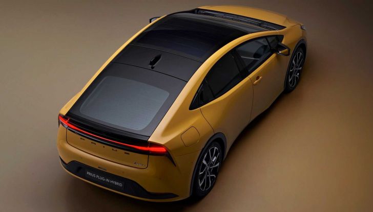 Toyota Prius 2023: più affilata e potente, ma sempre ibrida - Foto 6 di 10