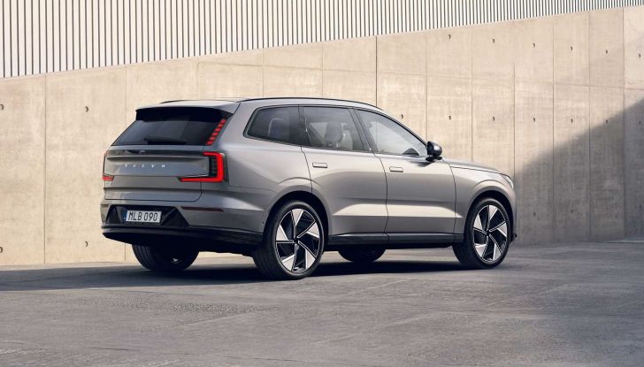 Volvo EX30: nel 2023 arriva un nuovo SUV elettrico compatto - Foto 6 di 15