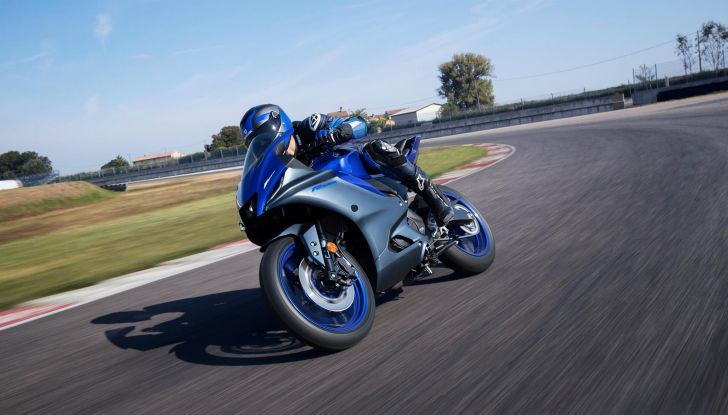 Yamaha R125 MY2023: la R1 in miniatura si aggiorna - Foto 9 di 24