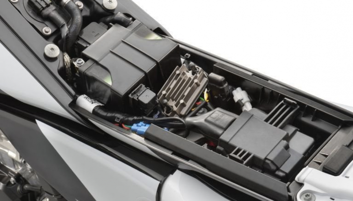 Husqvarna FC 450 Rockstar Edition 2023: ancora più performante - Foto 1 di 8