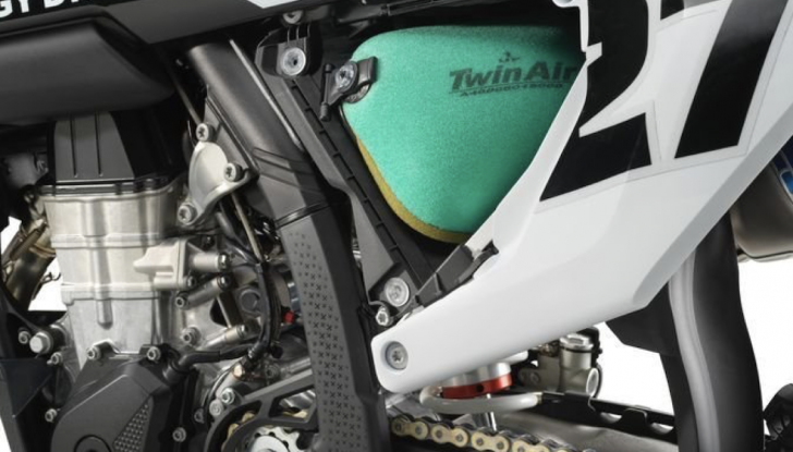 Husqvarna FC 450 Rockstar Edition 2023: ancora più performante - Foto 2 di 8