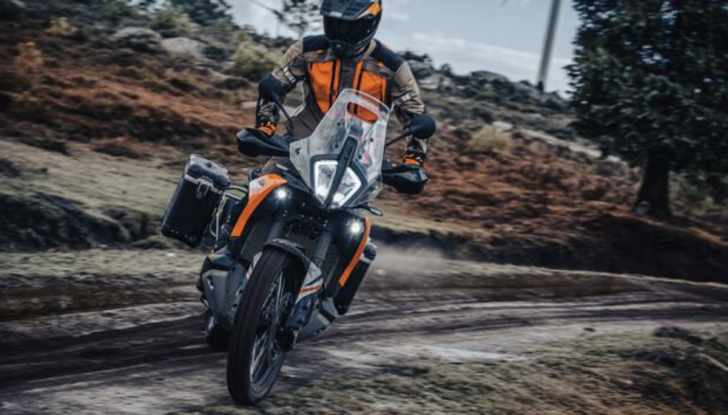KTM 890 Adventure MY 2023, caratteristiche e prezzi - Foto 4 di 5