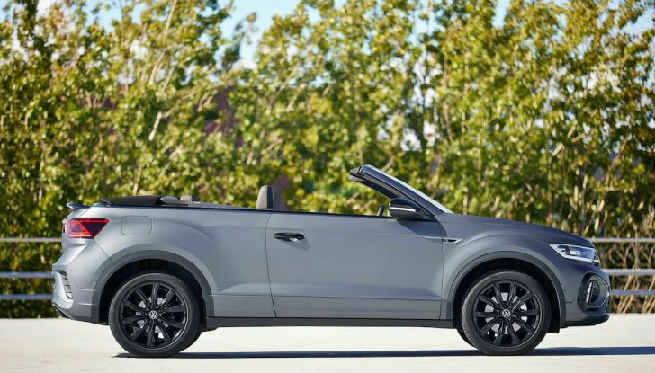 Volkswagen T-Roc Cabriolet, arriva la versione limitata “Edition Grey” - Foto 12 di 18