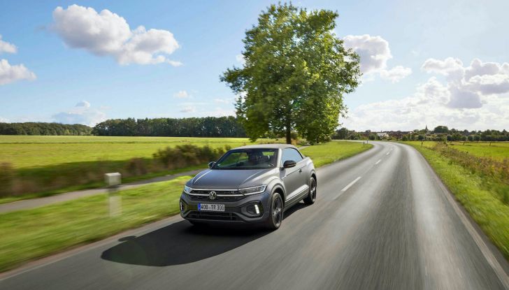 Volkswagen T-Roc Cabriolet, arriva la versione limitata “Edition Grey” - Foto 16 di 18
