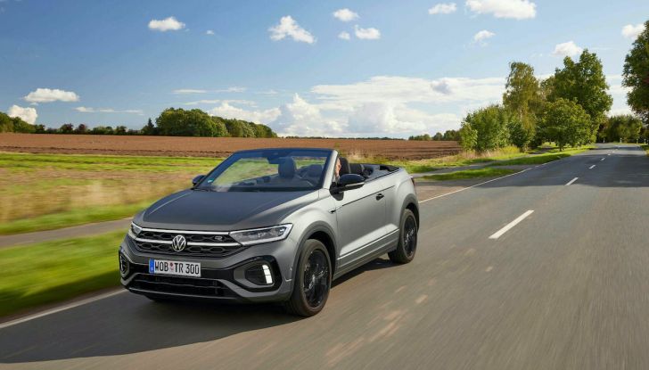Volkswagen T-Roc Cabriolet, arriva la versione limitata “Edition Grey” - Foto 4 di 18