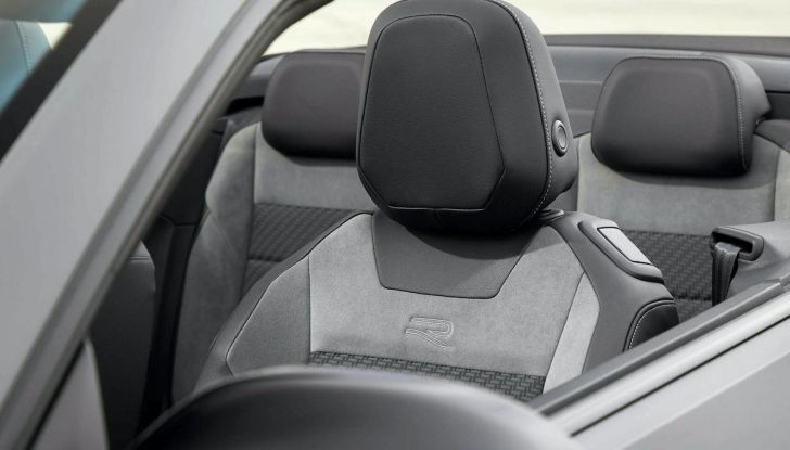 Volkswagen T-Roc Cabriolet, arriva la versione limitata “Edition Grey” - Foto 7 di 18