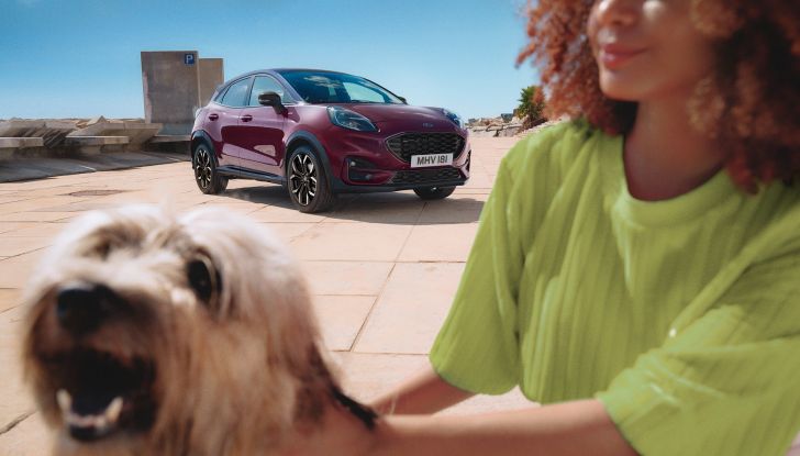 Ford Puma: la nuova versione top di gamma è la Vivid Ruby Edition - Foto 4 di 5