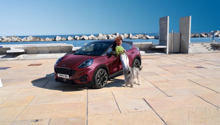 Ford Puma: la nuova versione top di gamma è la Vivid Ruby Edition - Foto 2 di 5