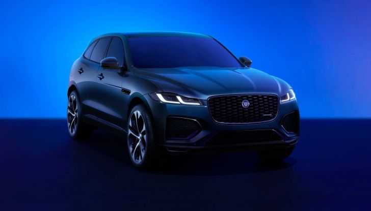 Jaguar F-Pace 2023: più autonomia per la P400e ibrida plug-in - Foto 1 di 11