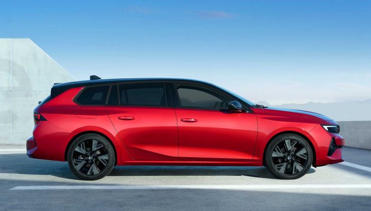 Opel Astra diventa Electric: arriva in primavera con un’autonomia di 416 km - Foto 9 di 11