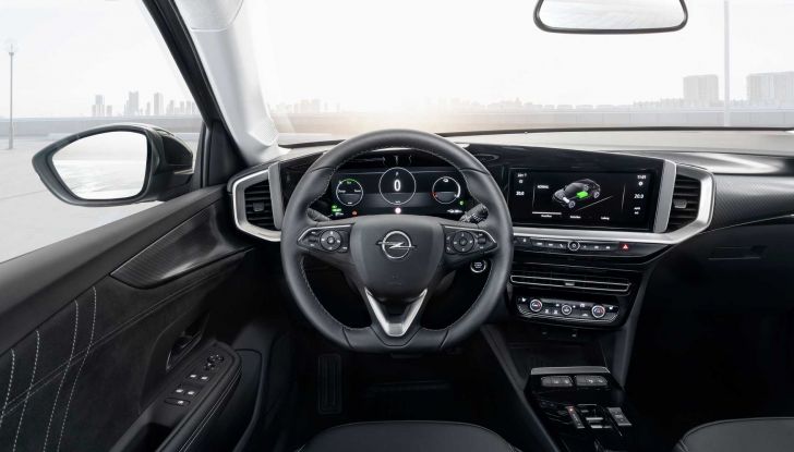 Opel Mokka Electric: il MY2023 aumenta l’autonomia fino a 406 km - Foto 4 di 5