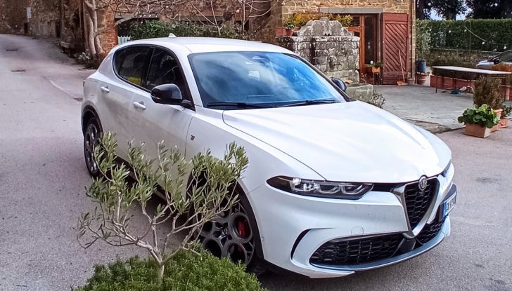 Alfa Romeo Tonale rilancia la produzione a Pomigliano d’Arco - Foto 14 di 17