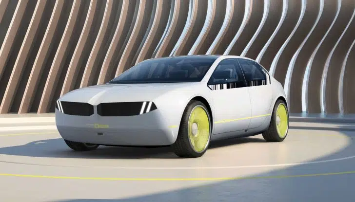 BMW iVision Dee anticipa le berline tedesche del futuro (a realtà virtuale) - Foto 1 di 10