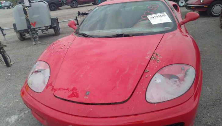 La Ferrari 360 Modena più economica di sempre? E’ piena di muffa! - Foto 3 di 7