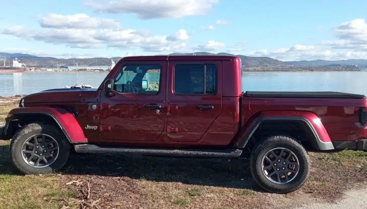 Jeep Gladiator test drive dell’infaticabile pick-up - Foto 4 di 17